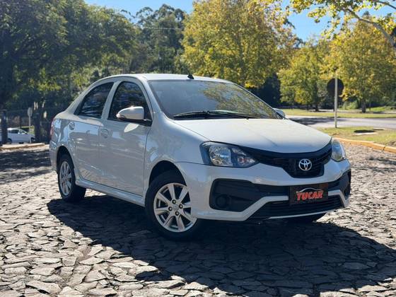 TOYOTA ETIOS 1.5 X PLUS SEDAN 16V FLEX 4P AUTOMÁTICO
